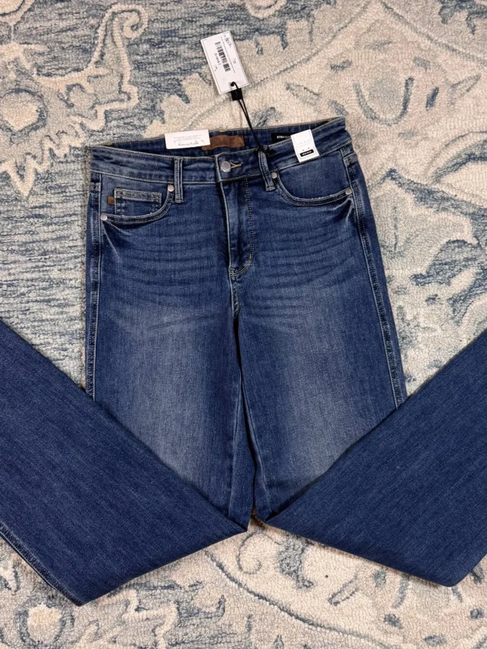 NWT Judy Blue Tummy Control Straight Leg Mid Rise Size 7/28 Style #:JB88870MD